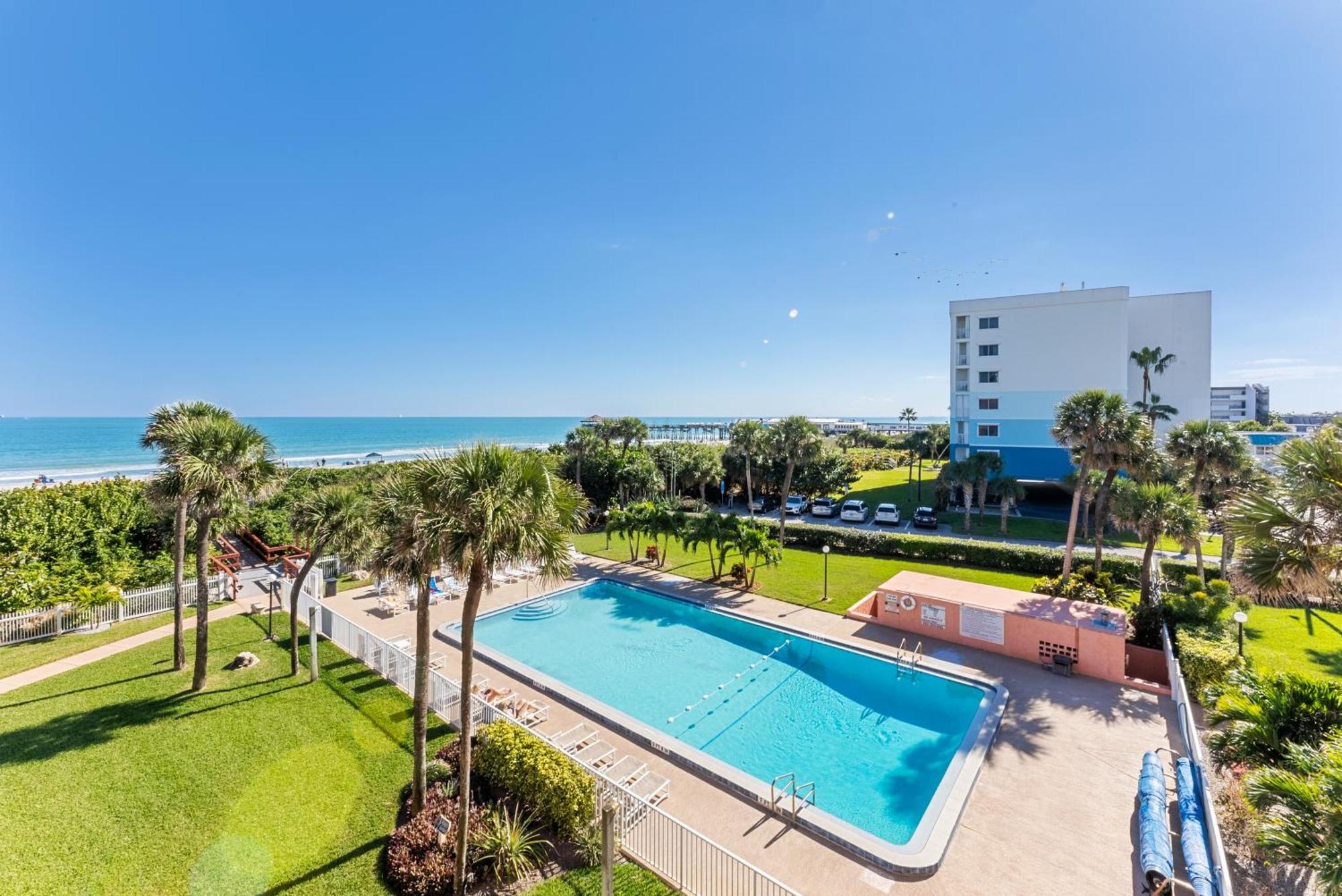 Cocoa Beach Towers Exterior foto